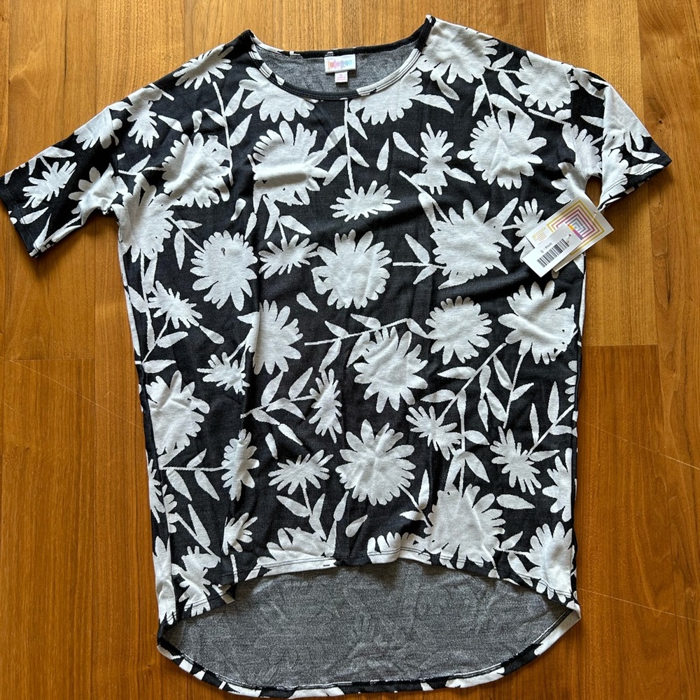 NWT LuLaRoe Irma shirt